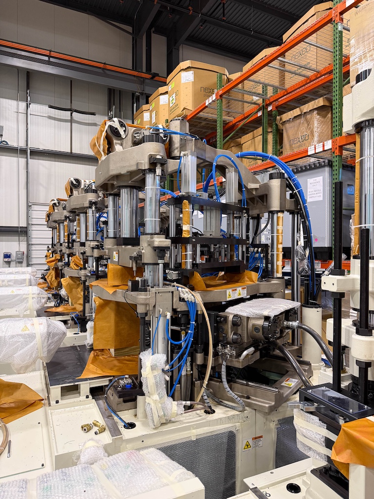 Used 2016 Aoki Blow Molding Machine Blow Molding: Injection Blow - View 4