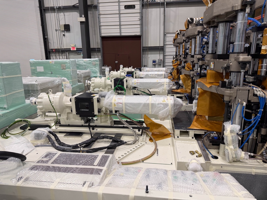 Used 2016 Aoki Blow Molding Machine Blow Molding: Injection Blow - View 7