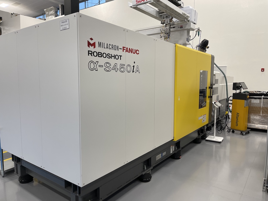 Fanuc (Milacron) 450 Ton All Electric Injection Molding Press