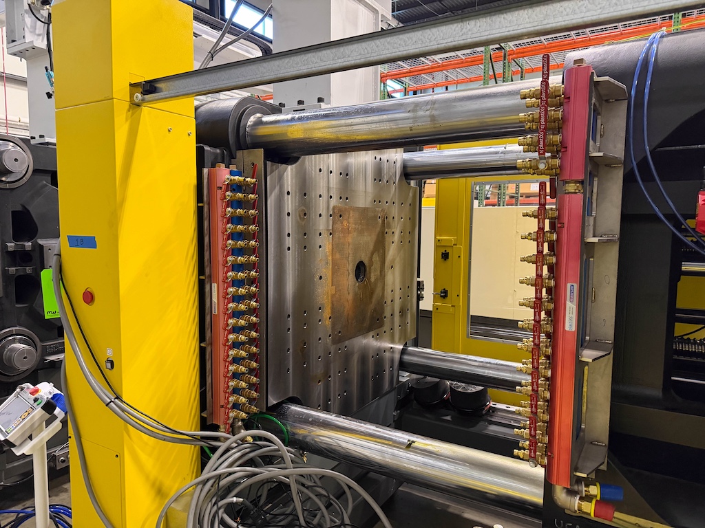 Used 2019 Fanuc (Milacron) 450 Ton All Electric Injection Molding Press Injection Molding Machines: Horizontal - View 23