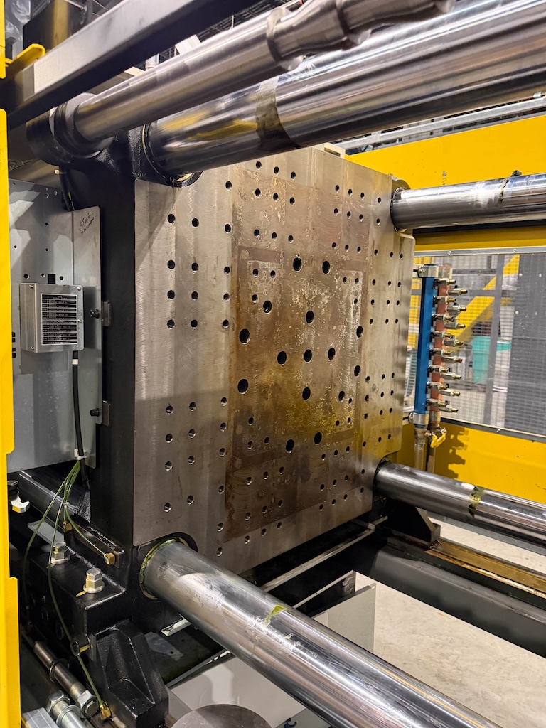 Used 2014 Fanuc (Milacron) 220 Ton All Electric Injection Molding Press Injection Molding Machines: Horizontal - View 14