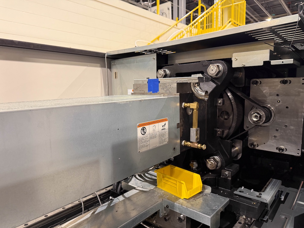 Used 2014 Fanuc (Milacron) 220 Ton All Electric Injection Molding Press Injection Molding Machines: Horizontal - View 15