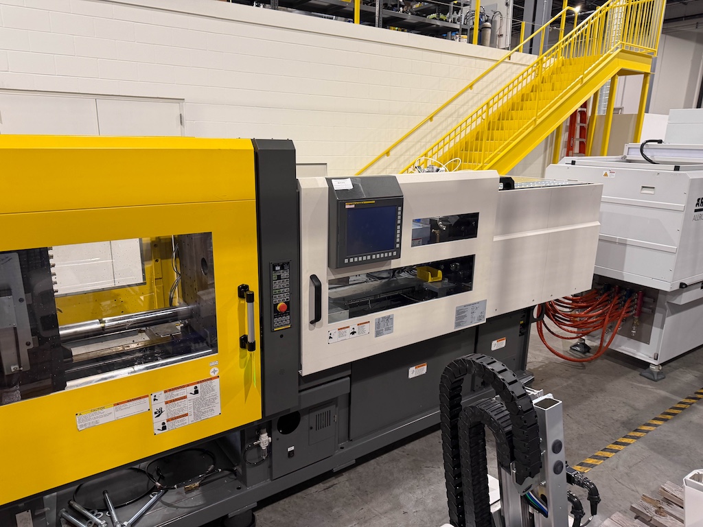 Used 2014 Fanuc (Milacron) 220 Ton All Electric Injection Molding Press Injection Molding Machines: Horizontal - View 7