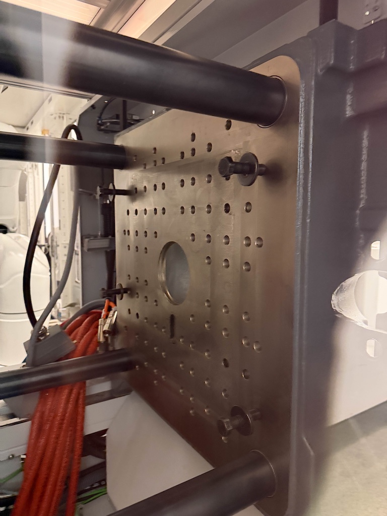 Used 2019 Arburg 110 Ton Injection Molding Machines: Horizontal - View 2