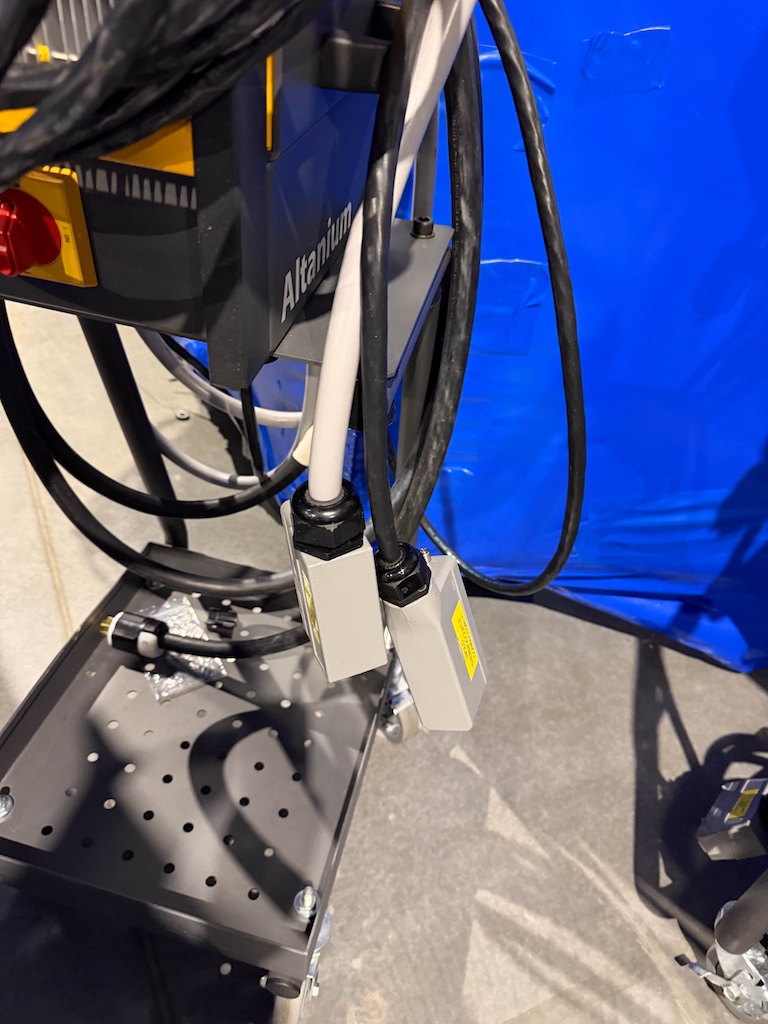 Used Husky  Hot Runner Controllers - View 2