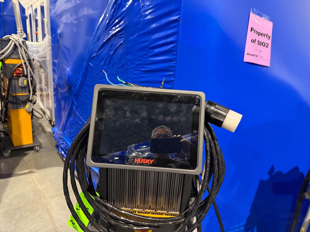 Used Husky  Hot Runner Controllers - View 3