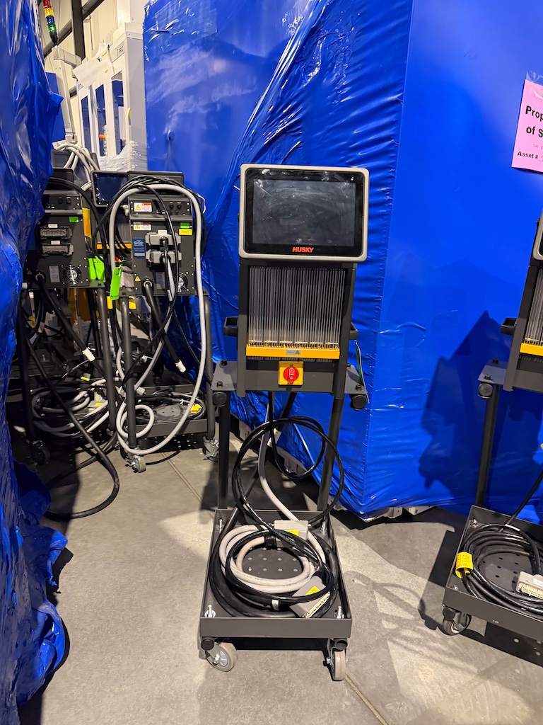 Husky Hot Runner Controller w/Cables 