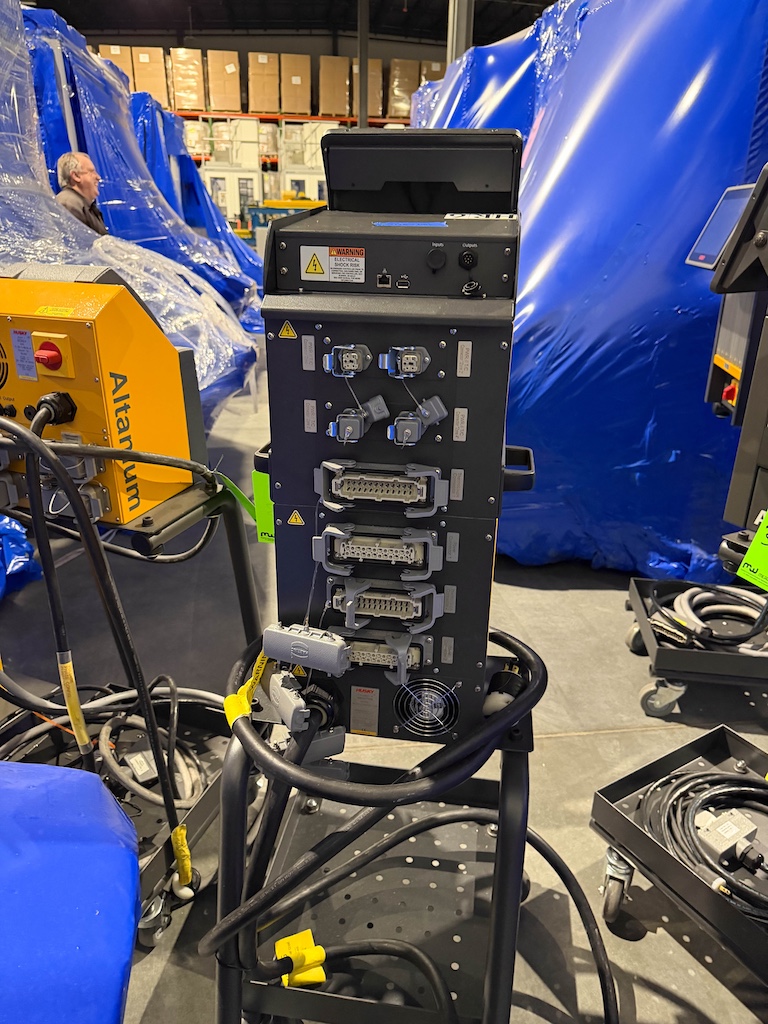 Used Husky Hot Runner Controller  Hot Runner Controllers - View 4