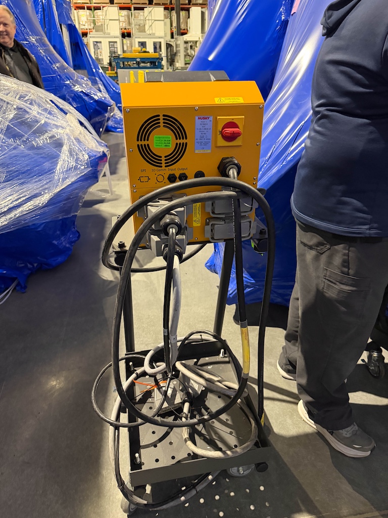 Used Husky  Hot Runner Controllers - View 3