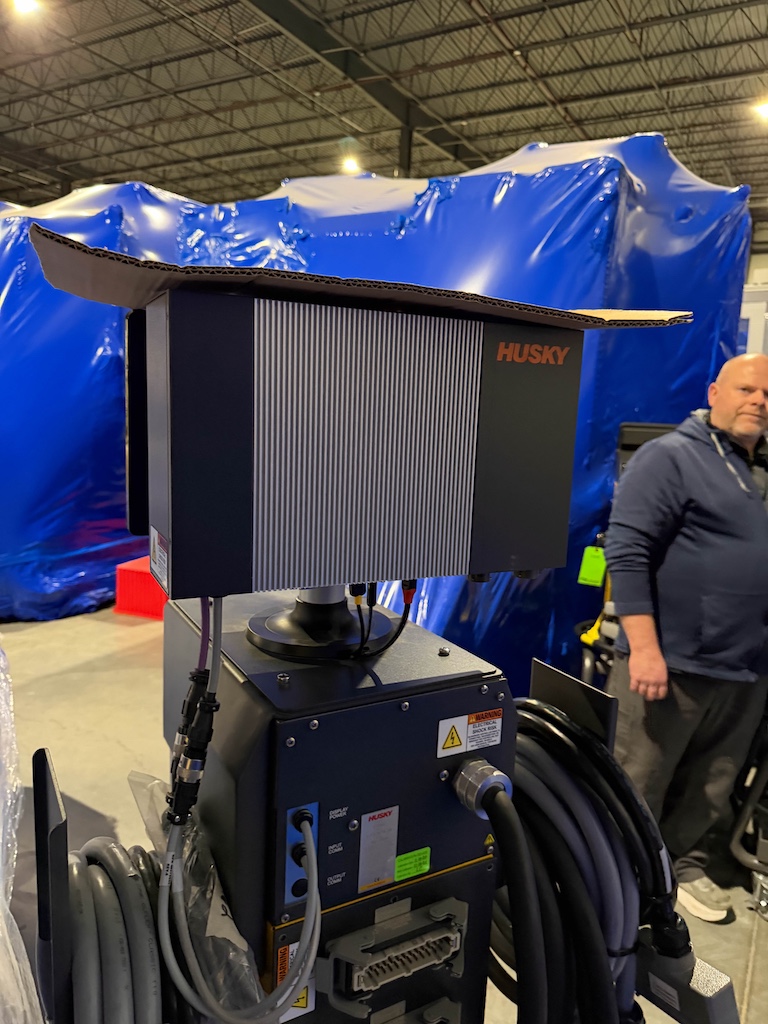 Used 2020 Husky Hot Runner Controller w/Cables New in Husky Hot Runner Controller w/Cables Hot Runner Controllers - View 2