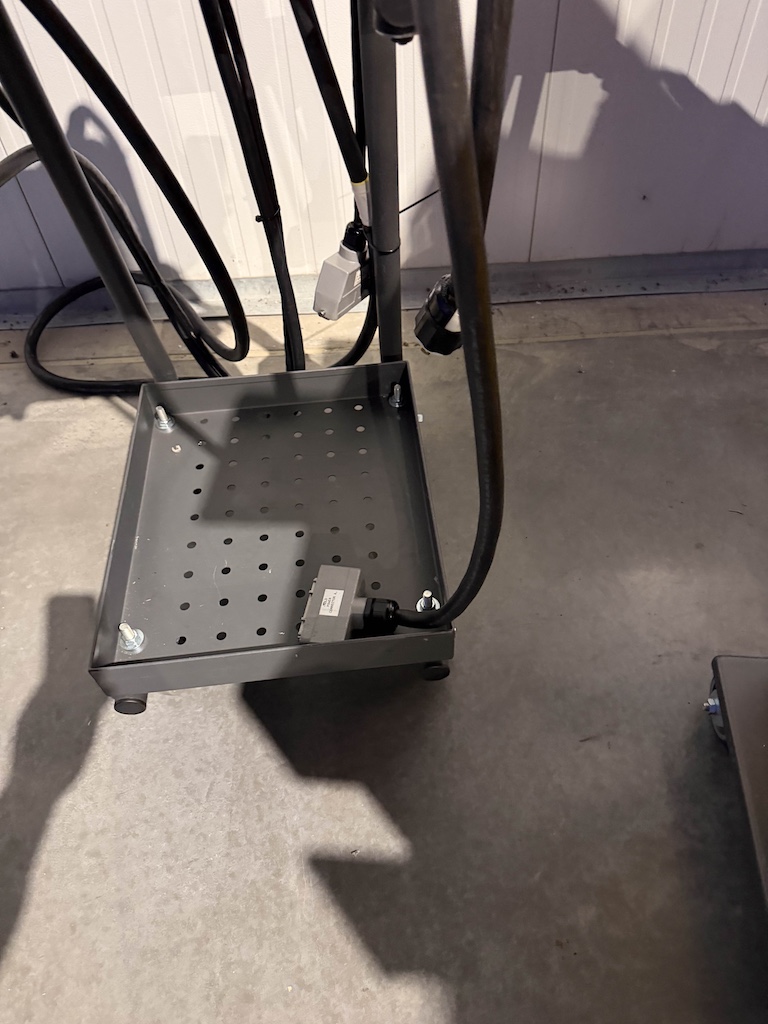 Used Husky  Hot Runner Controllers - View 4