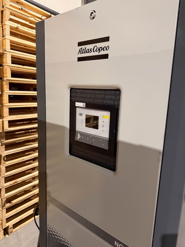 Used 2020 Atlas Copco Nitrogen Generator w/(2) Tanks Nitrogen Generators - View 3