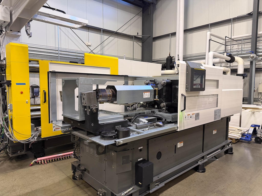 Used 2019 Fanuc (Milacron) 450 Ton All Electric Injection Molding Press Injection Molding Machines: Horizontal - View 23