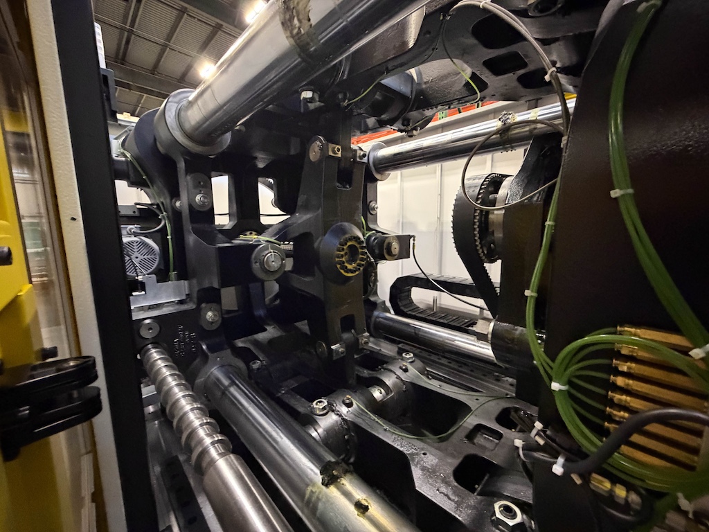 Used 2019 Fanuc (Milacron) 450 Ton All Electric Injection Molding Press Injection Molding Machines: Horizontal - View 12