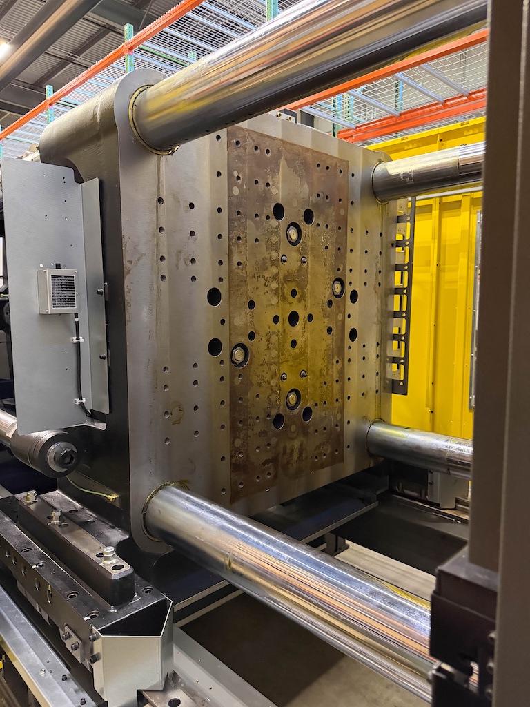 Used 2019 Fanuc (Milacron) 450 Ton All Electric Injection Molding Press Injection Molding Machines: Horizontal - View 13