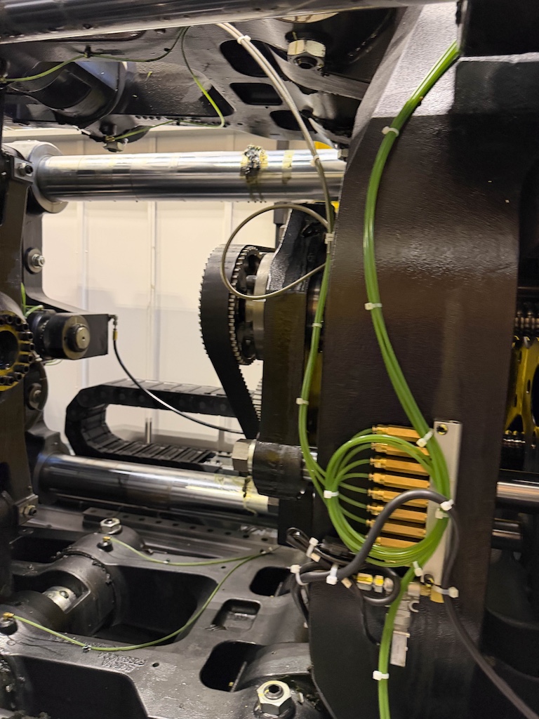 Used 2019 Fanuc (Milacron) 450 Ton All Electric Injection Molding Press Injection Molding Machines: Horizontal - View 18