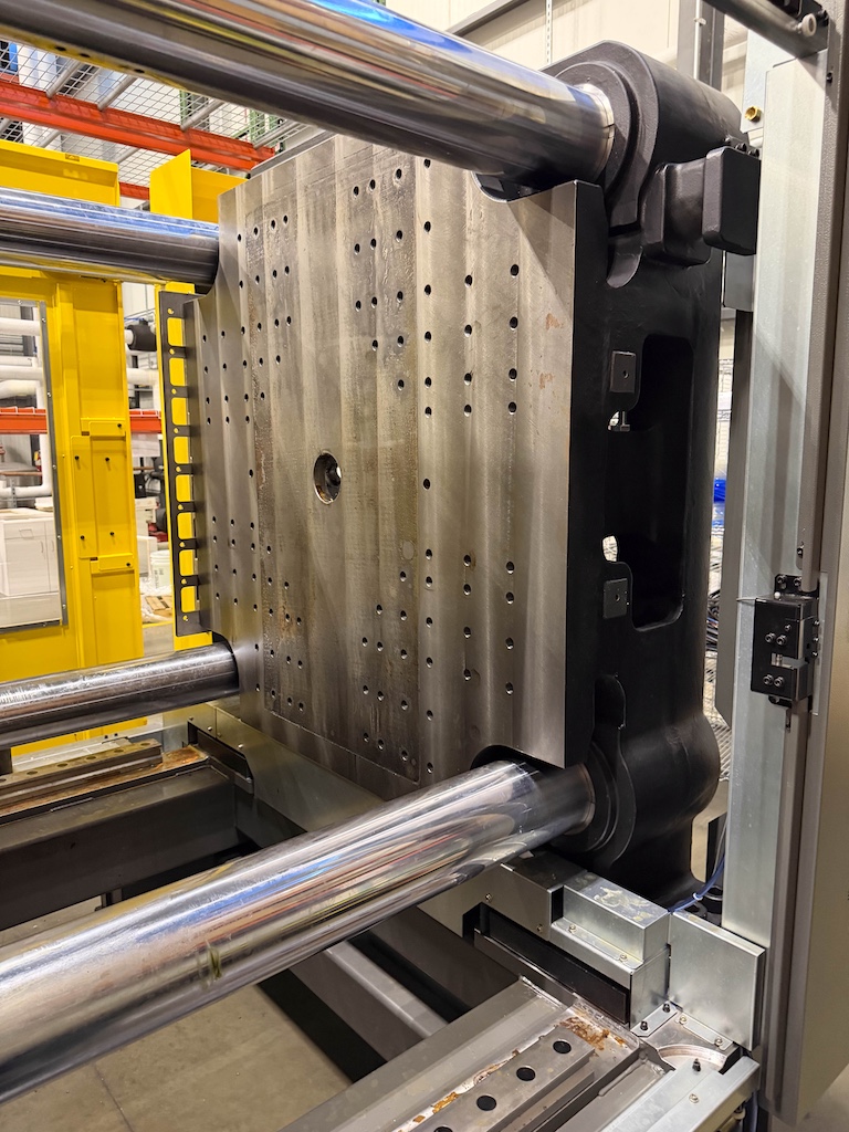 Used 2019 Fanuc (Milacron) 450 Ton All Electric Injection Molding Press Injection Molding Machines: Horizontal - View 22