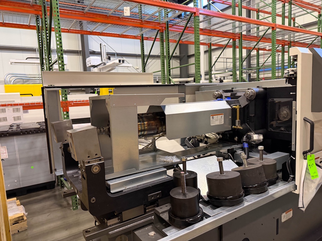 Used 2019 Fanuc (Milacron) 450 Ton All Electric Injection Molding Press Injection Molding Machines: Horizontal - View 4