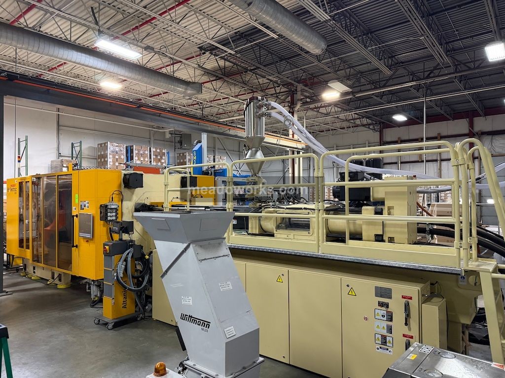 Husky 715 Ton Injection Molding Press, New in 2025 - Image 2