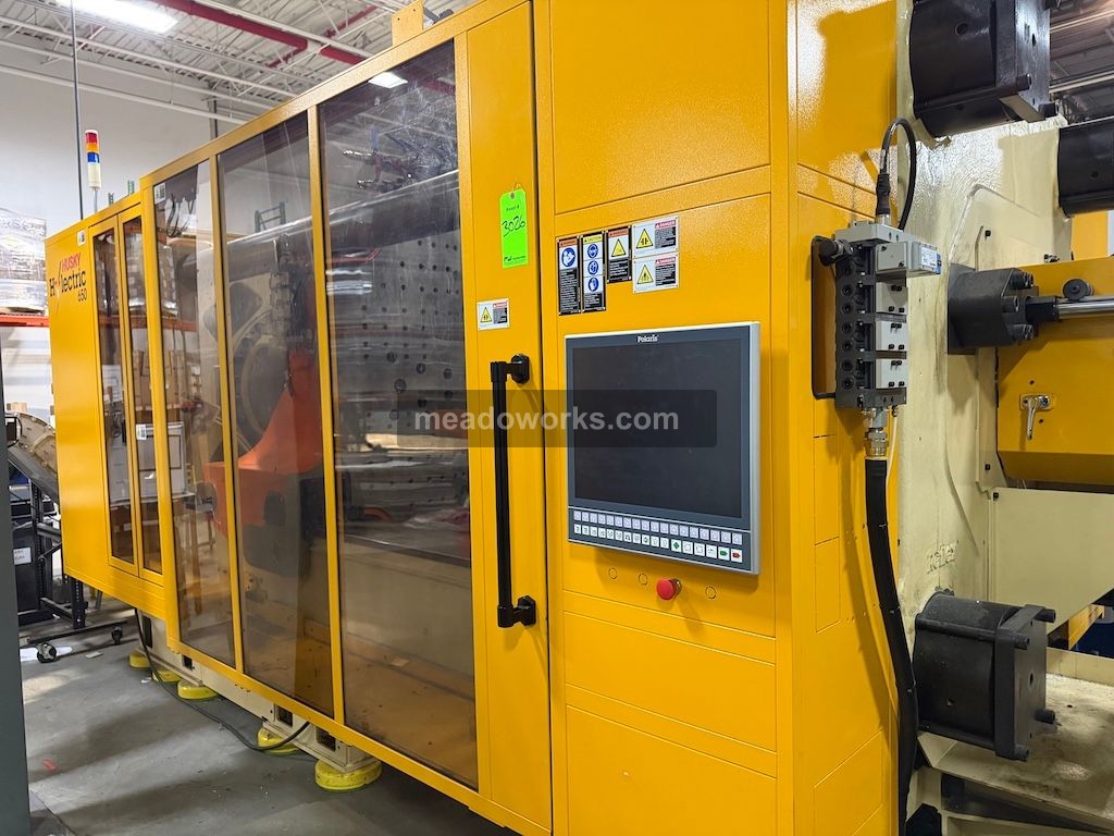 Husky 715 Ton Injection Molding Press, New in 2025 - Image 4