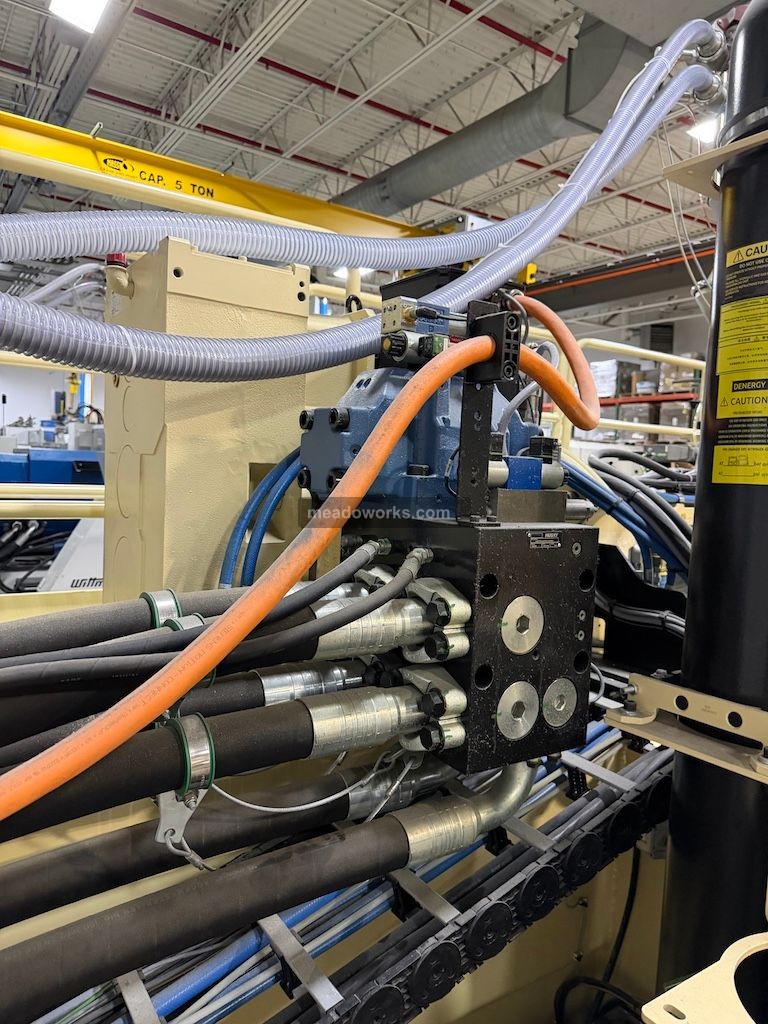 Husky 715 Ton Injection Molding Press, New in 2025 - Image 8