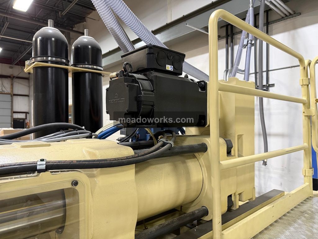 Husky 715 Ton Injection Molding Press, New in 2025 - Image 10