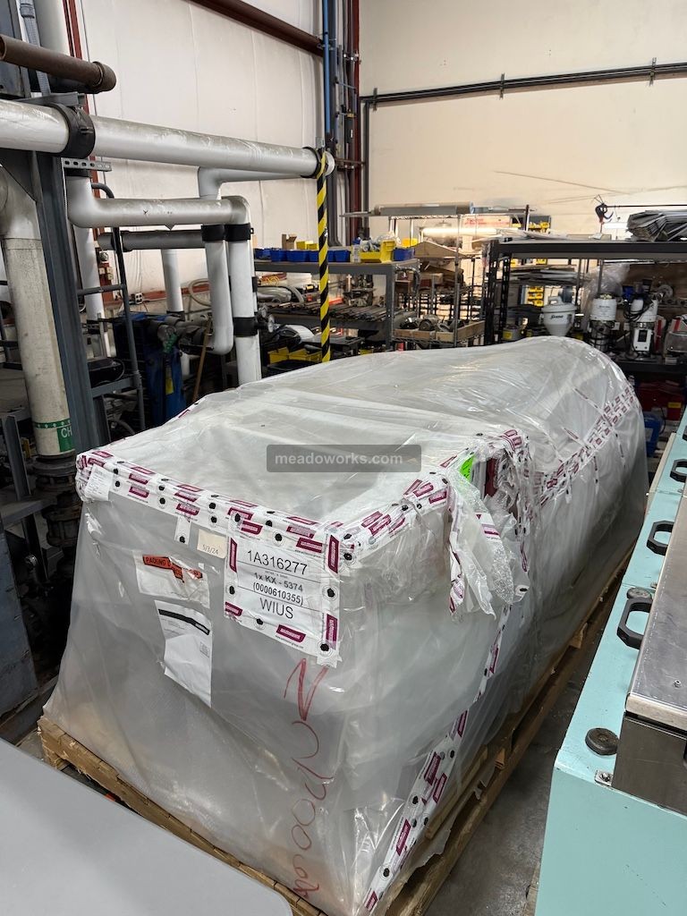 Used Wittmann Silmax E1200 (NEW on Pallet) Material Hopper w/Wittmann Mate Hoppers