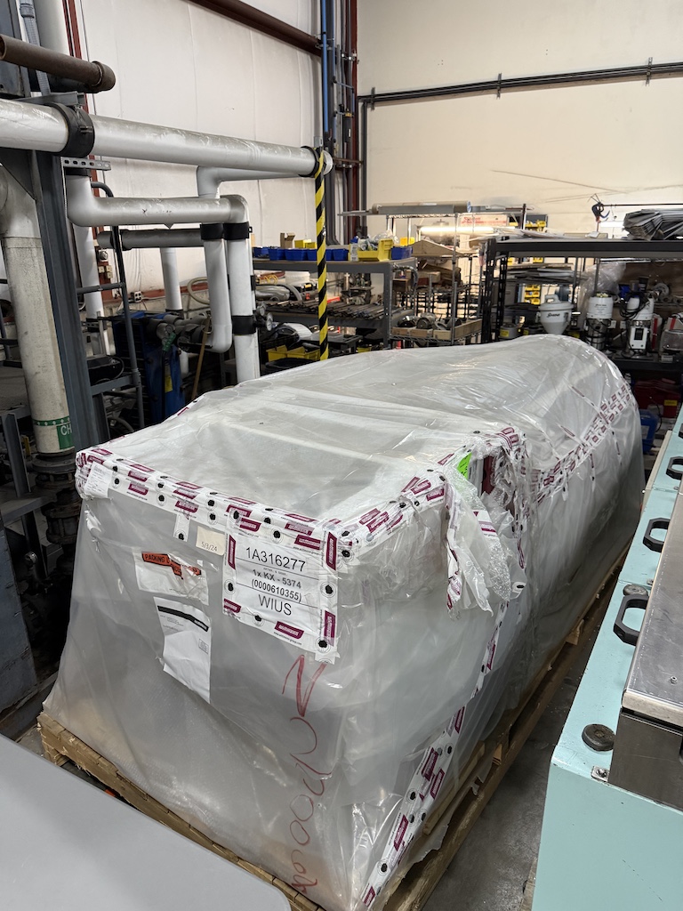 Used Wittmann Silmax E1200 (NEW on Pallet) Material Hopper w/Wittmann Mate Hoppers