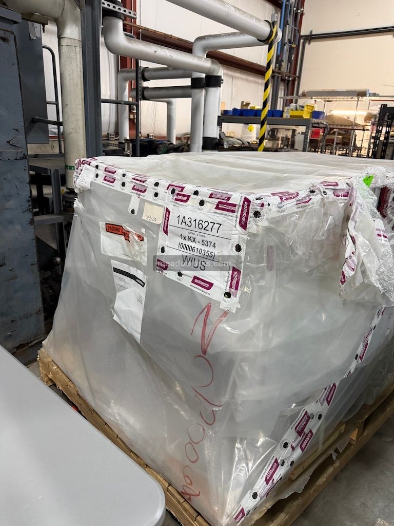 Wittmann Material Hopper w/Wittmann Material Loader - Image 2