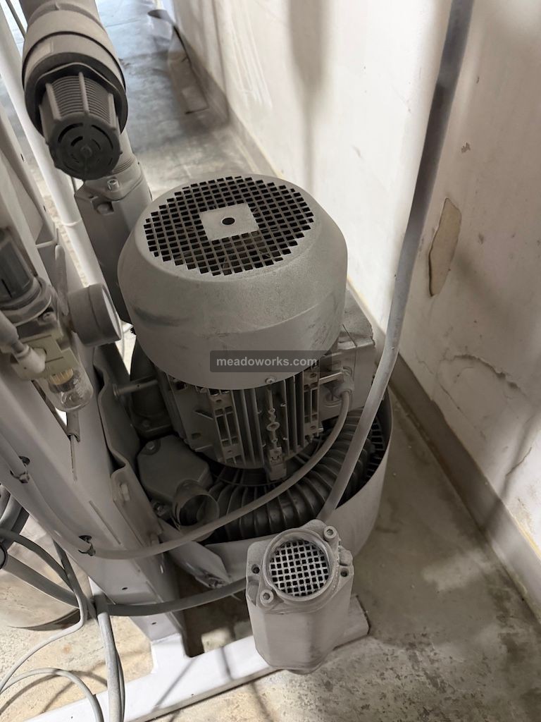 Wittmann Vacuum Pump w/Filter - Image 4