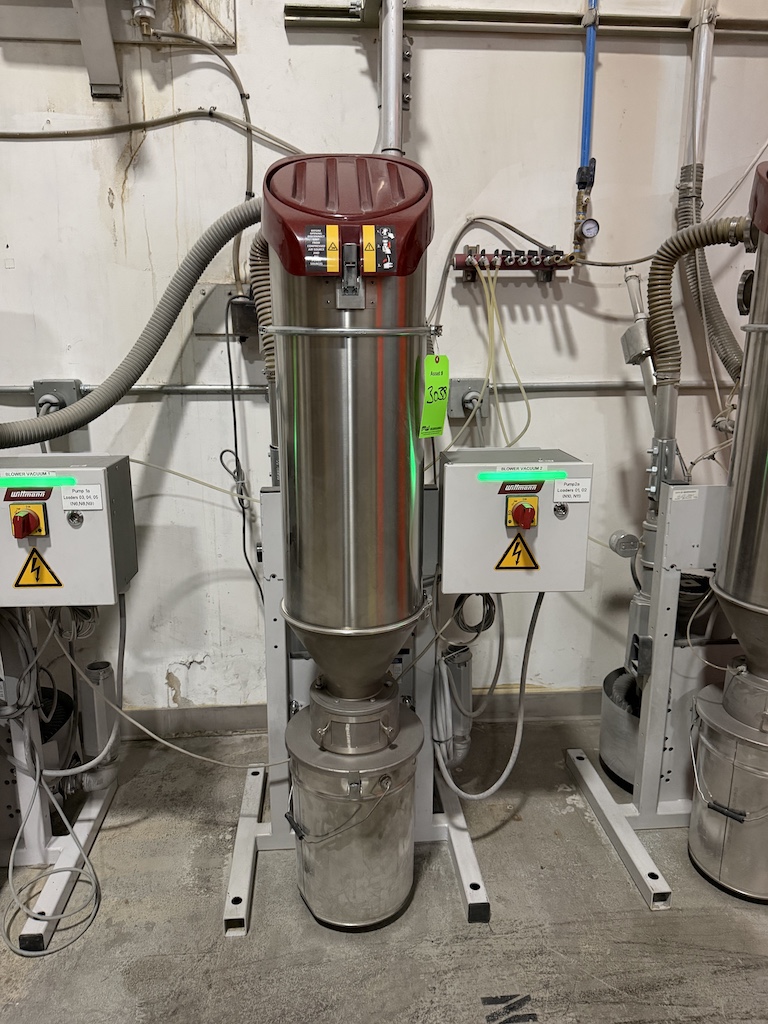 Wittmann Vacuum Pump w/Filter