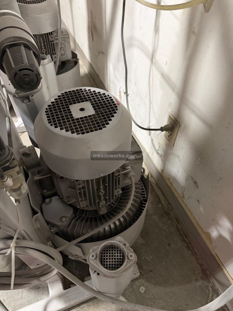 Wittmann Vacuum Pump w/Filter - Image 3
