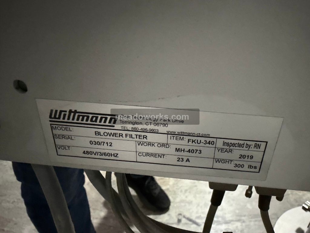 Wittmann Vacuum Pump w/Filter - Image 4