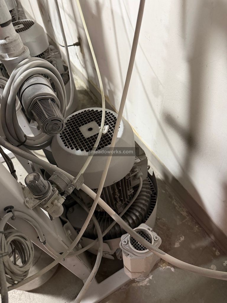 Wittmann Vacuum Pump w/Filter - Image 3