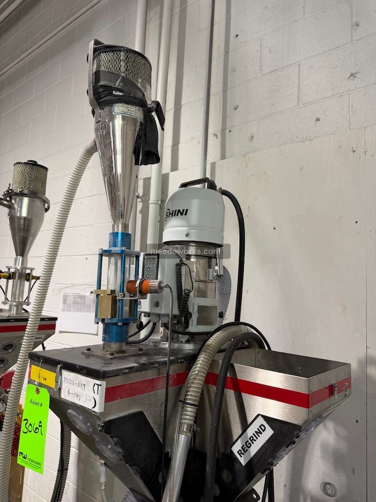 Maguire Material Blender on Casters w/Loaders, New in 2008 - Image 3