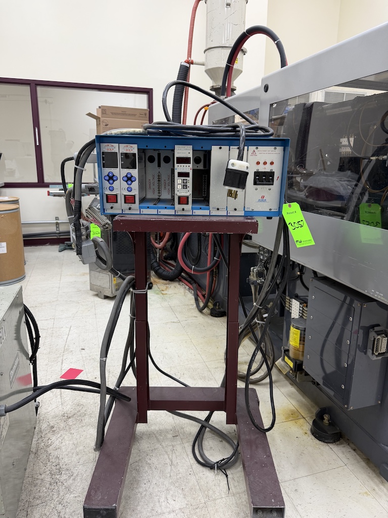 Used DME 8-Zone Hot Runner Controller w/Cables on Rolling Cart (3 Car Hot Runner Controllers