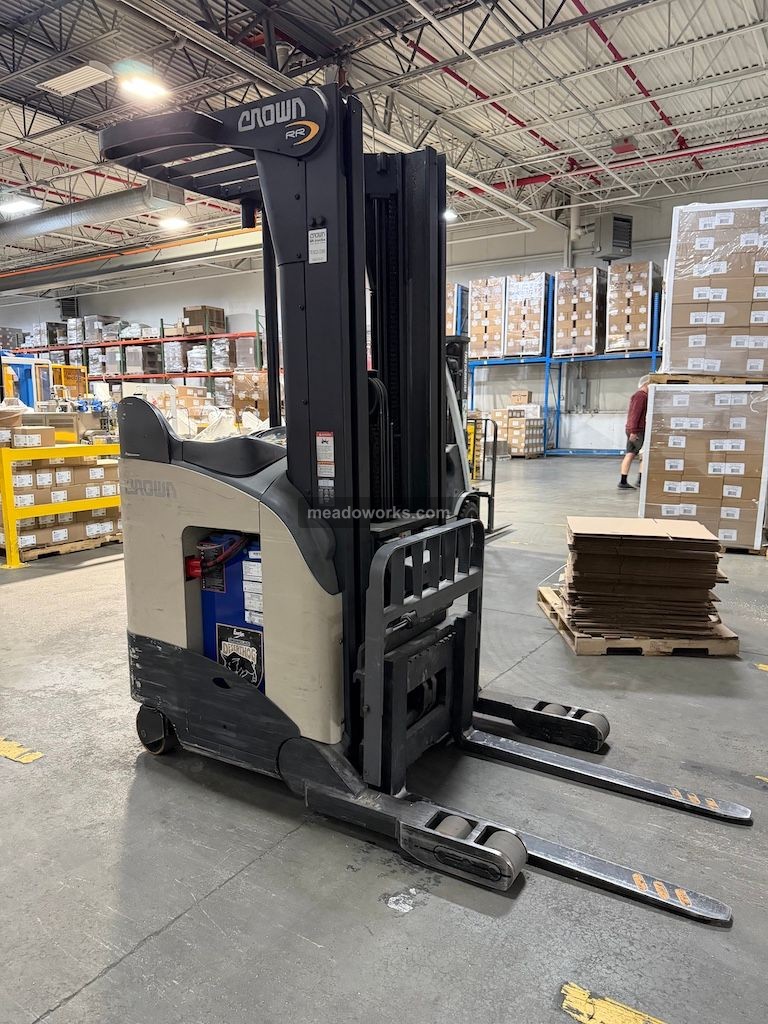 Crown 3500 lb Capacity Reach Truck w/Charger - Image 2