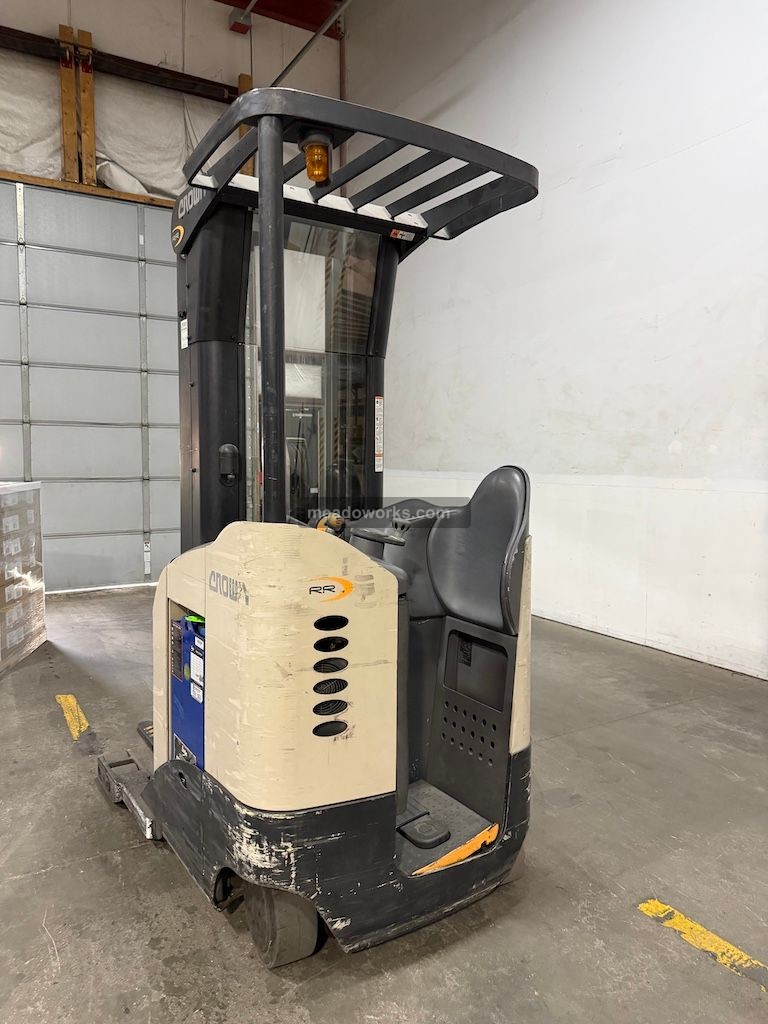 Crown 3500 lb Capacity Reach Truck w/Charger - Image 13