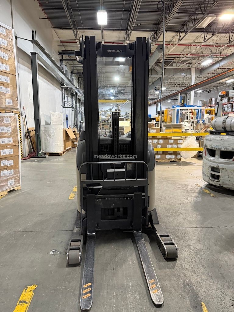 Crown 3500 lb Capacity Reach Truck w/Charger - Image 3