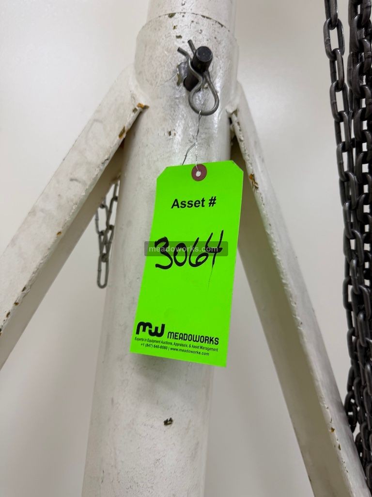 Handling Systems 1-Ton Mobile Crane w/CM Hurrican 1 Ton Chain Hoist - Image 8