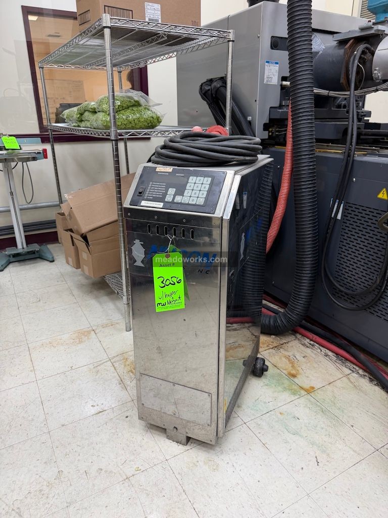 Una-Dyn Material Dryer w/40 Lb. Hopper and Feed Throat Magnet - Image 1