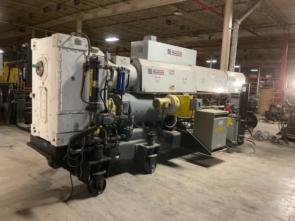 2000 Milacron Apex 6.0 6'' Extruder - Image 3