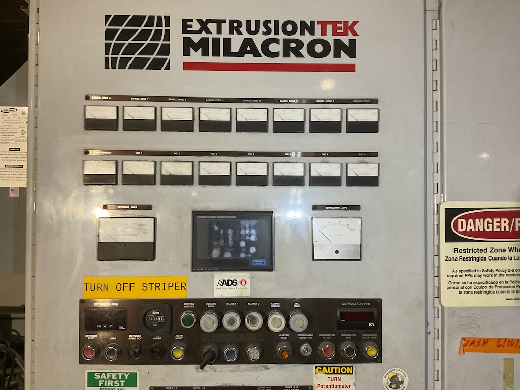 2000 Milacron Apex 6.0 6'' Extruder - Image 4
