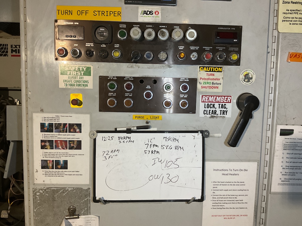 2000 Milacron Apex 6.0 6'' Extruder - Image 8