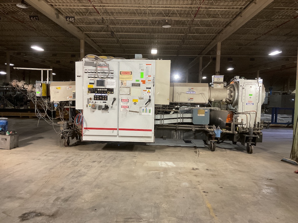 Used 2005 Milacron Apex 600 6.5'' Extruder Extruders: Single Screw