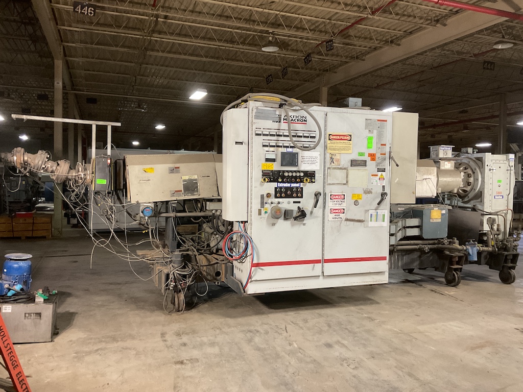 2005 Milacron Apex 600 6.5'' Extruder - Image 8