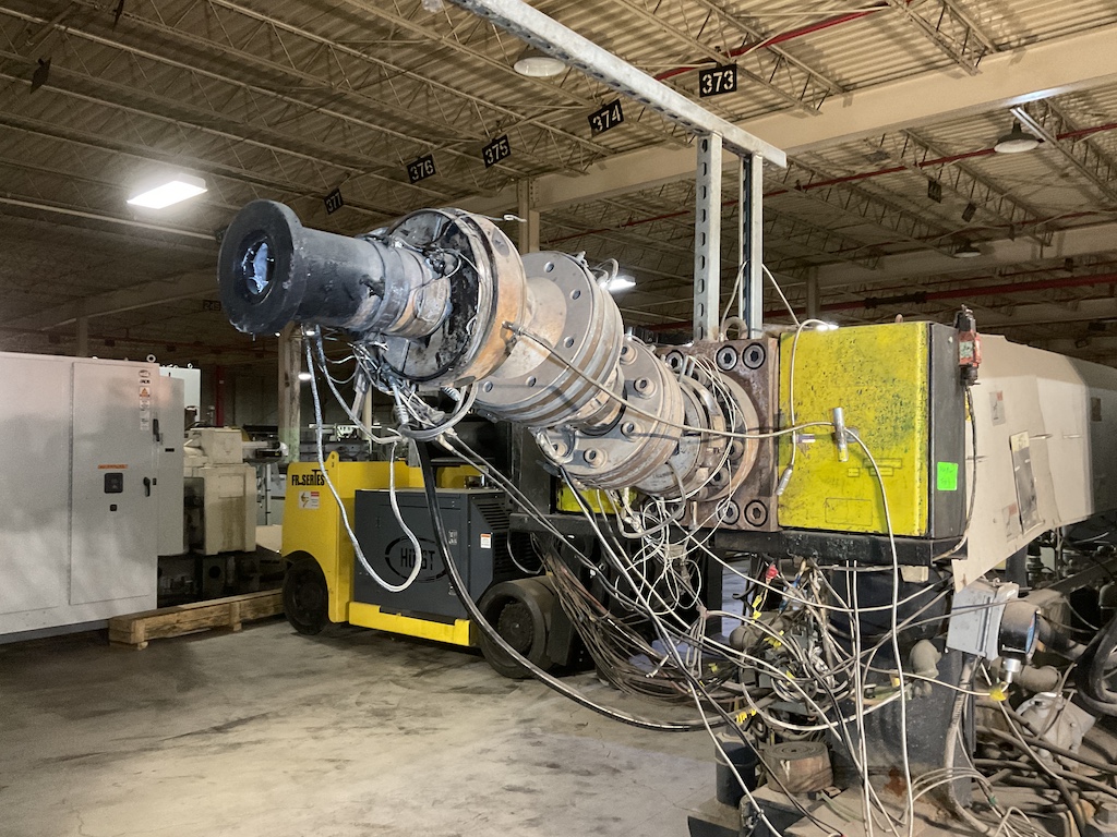 2005 Milacron Apex 600 6.5'' Extruder - Image 9