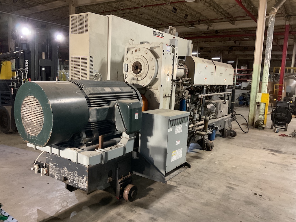 2008 Milacron PAK 450 G 4.5'' Extruder - Image 11