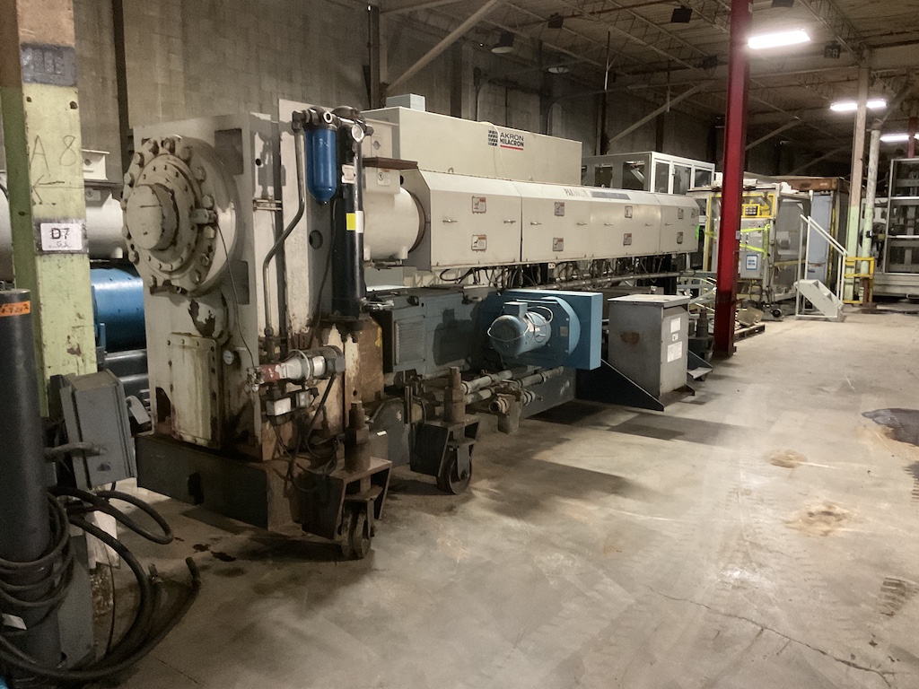 2006 Milacron PAK 600 6'' Extruder - Image 2