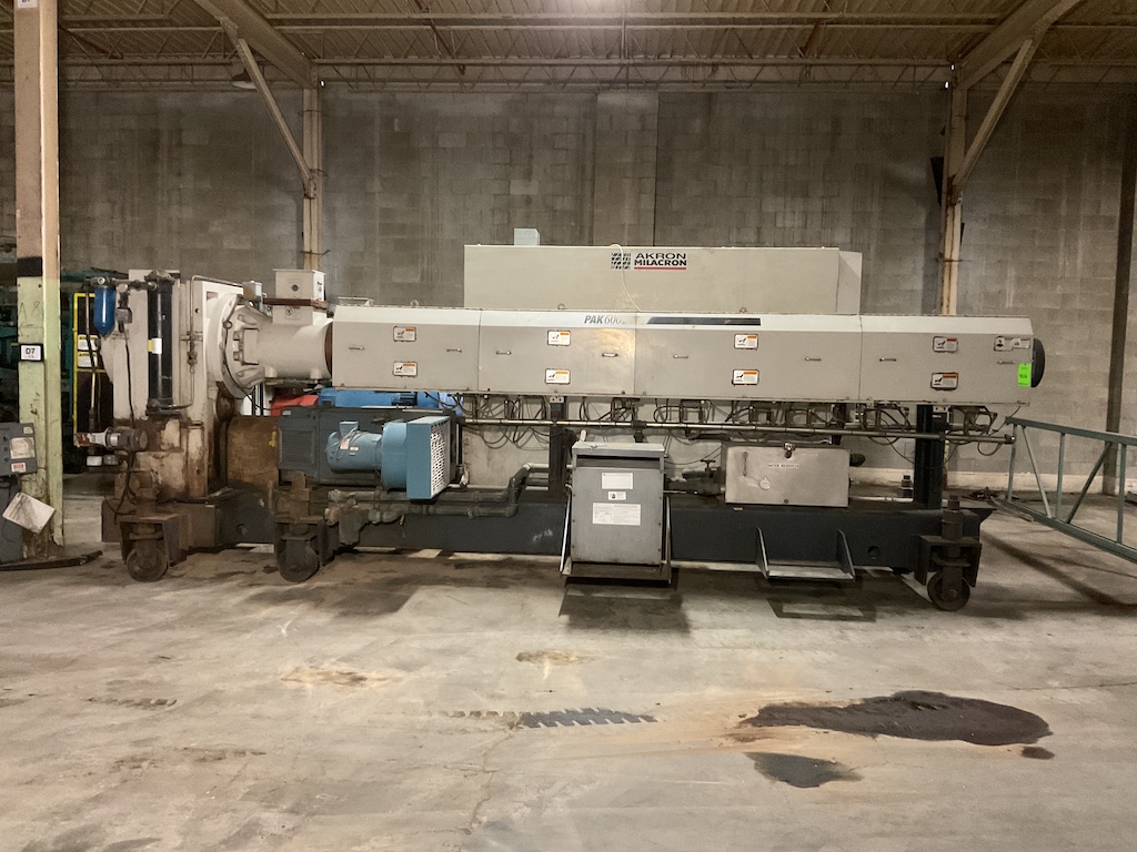 2006 Milacron PAK 600 6'' Extruder - Image 4